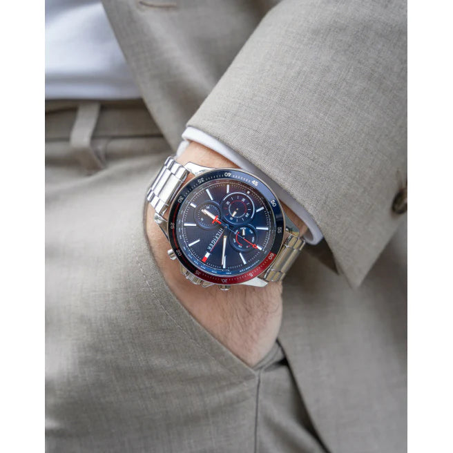 Montre Chronographe Tommy Hilfiger Bank pour Homme - Cadran Bleu et Bracelet en Acier Argenté